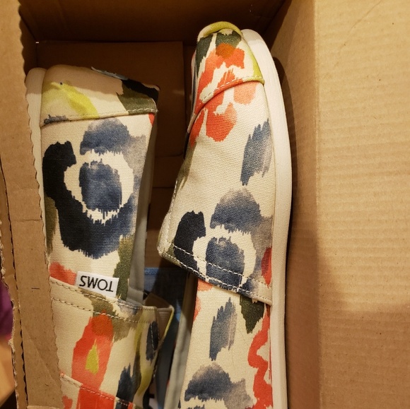 Sold. Sorry. Check out the new Tom's  for sale. :) - Picture 2 of 6